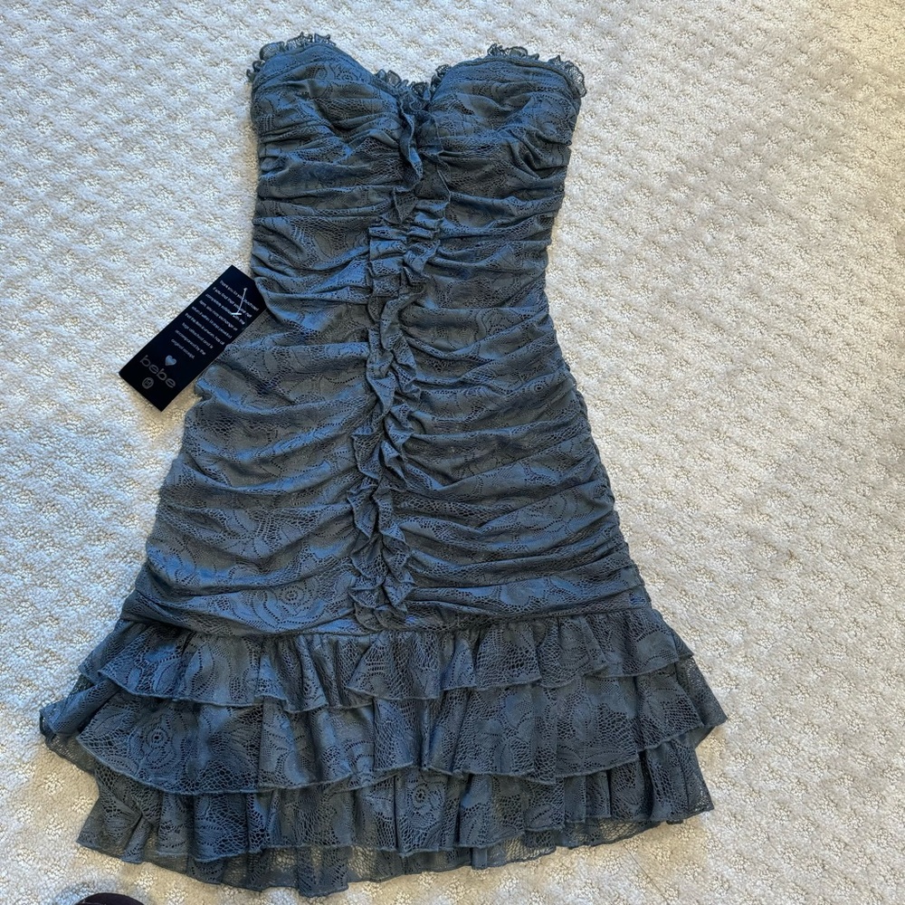 Bebe Strapless Lace Dress in Gray. Size S. NWT